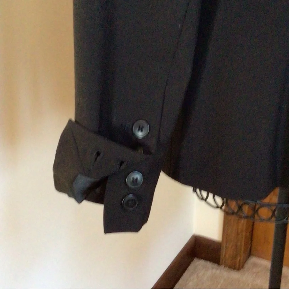 Norma Kamali Black single breasted blazer, Size 4, New - Picture 7 of 9